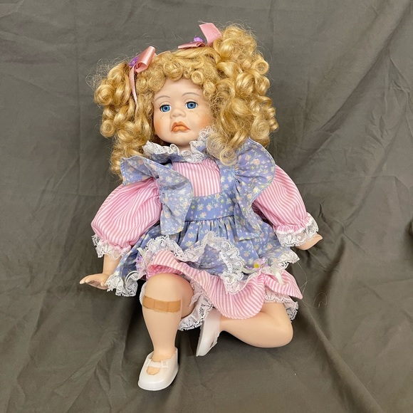 Vintage Porcelain Crying Boo Boo Teary Eyed Doll - Picture 12 of 12